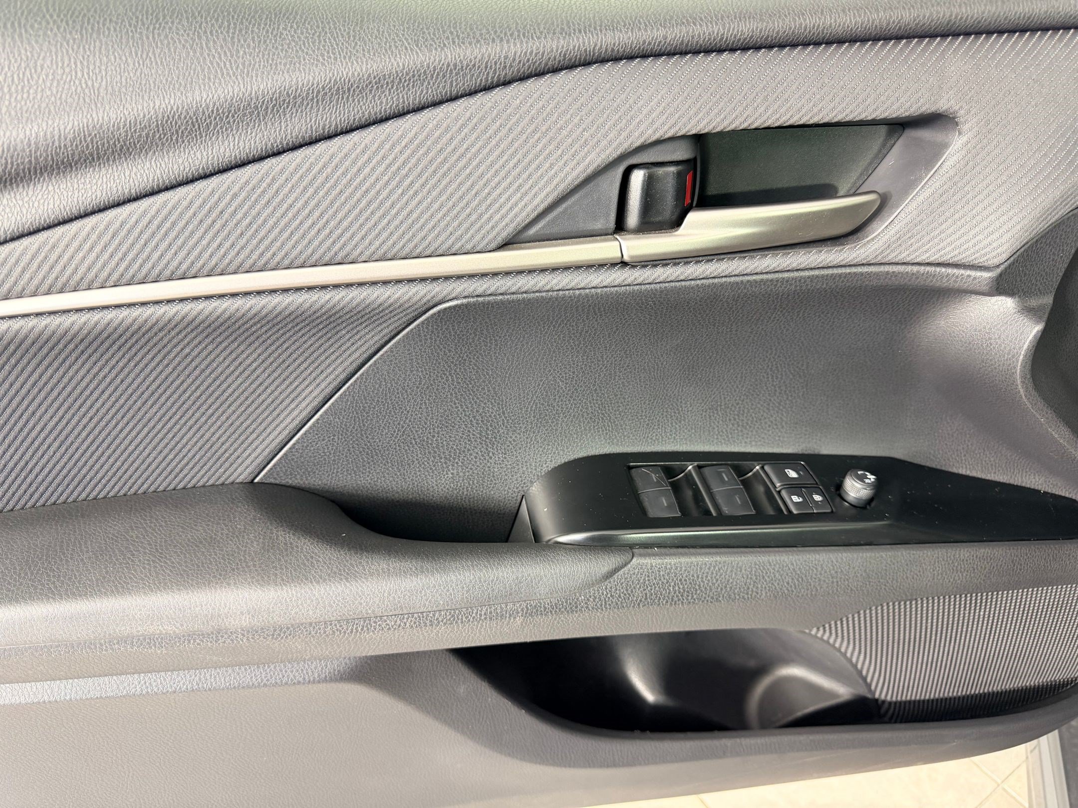 Used 2026 Toyota Camry SE w/ Multimedia Upgrade Package FWD image 12