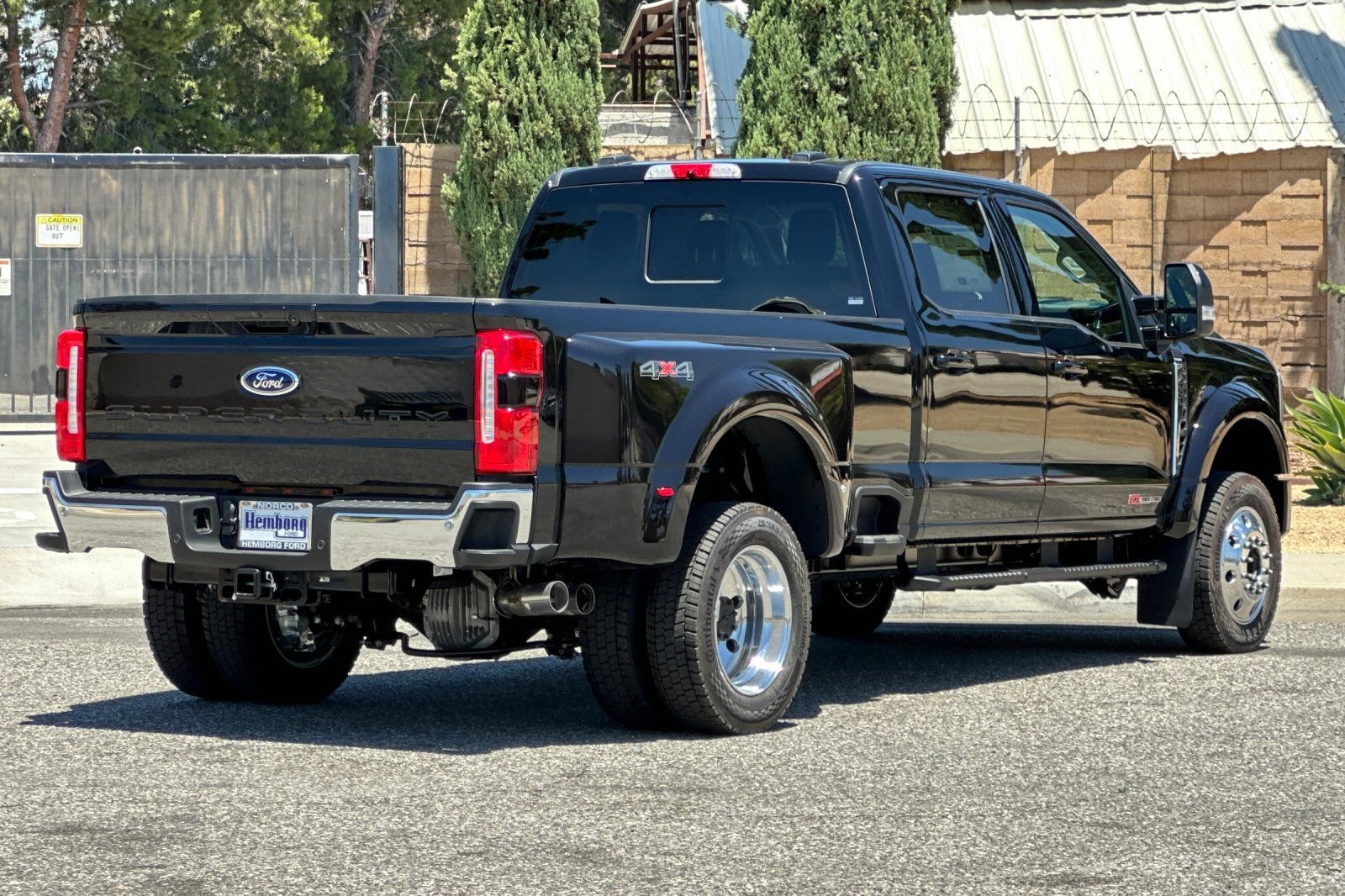 New 2026 Ford F450 Lariat w/ Lariat Premium Package AWD/4WD image 4