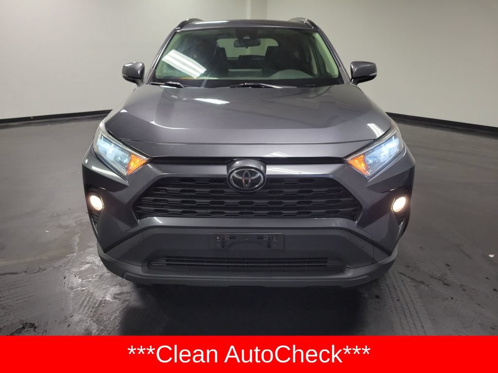 Used 2019 Toyota RAV4 XLE AWD/4WD image 2