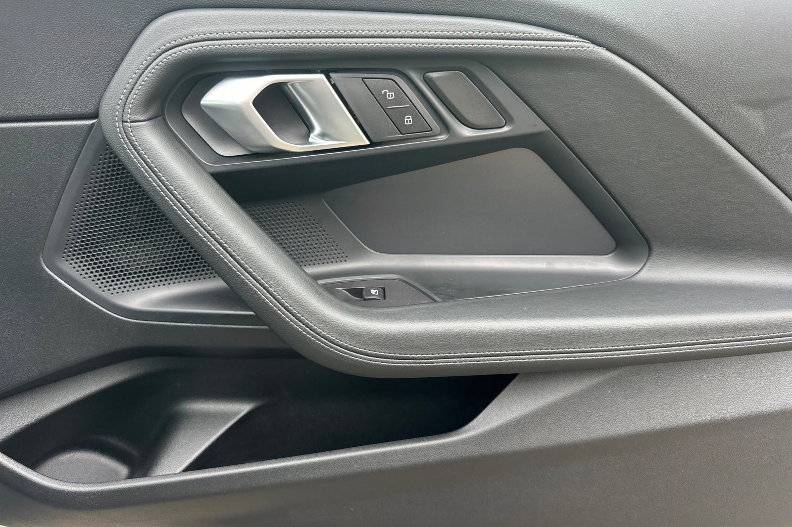 Used 2025 BMW 230i Coupe w/ Premium Package image 21