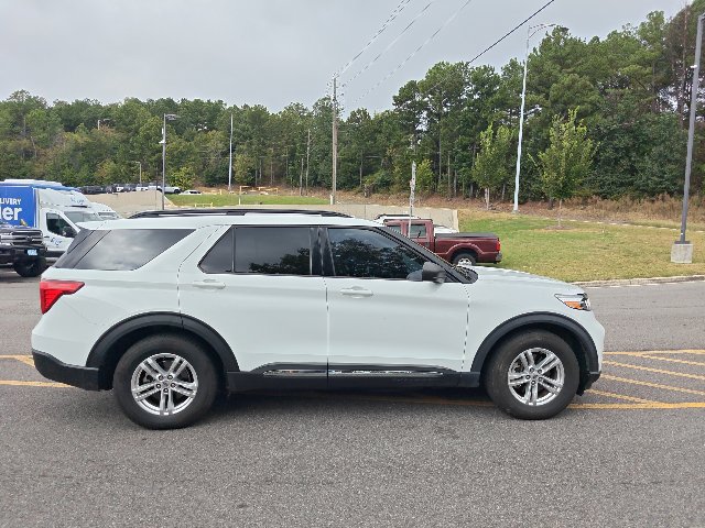 Used 2020 Ford Explorer XLT RWD image 2