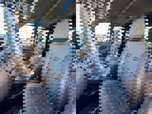 Used 2024 Chevrolet Silverado 2500 High Country w/ Technology Package image 19