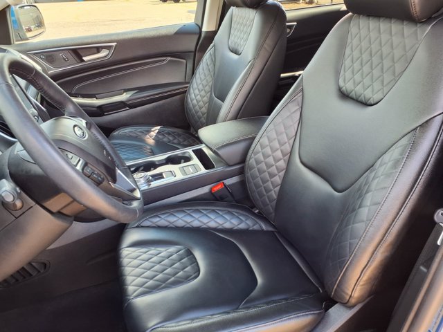 Certified 2023 Ford Edge Titanium AWD/4WD image 4