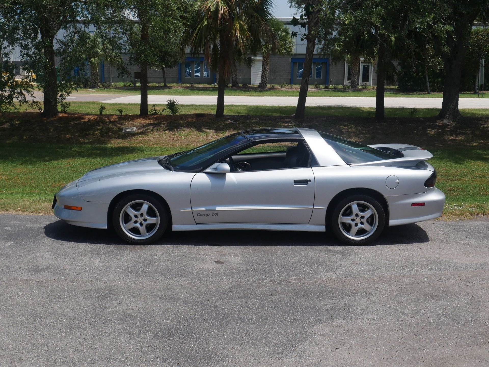 Used 1997 Pontiac Firebird Trans Am RWD image 16