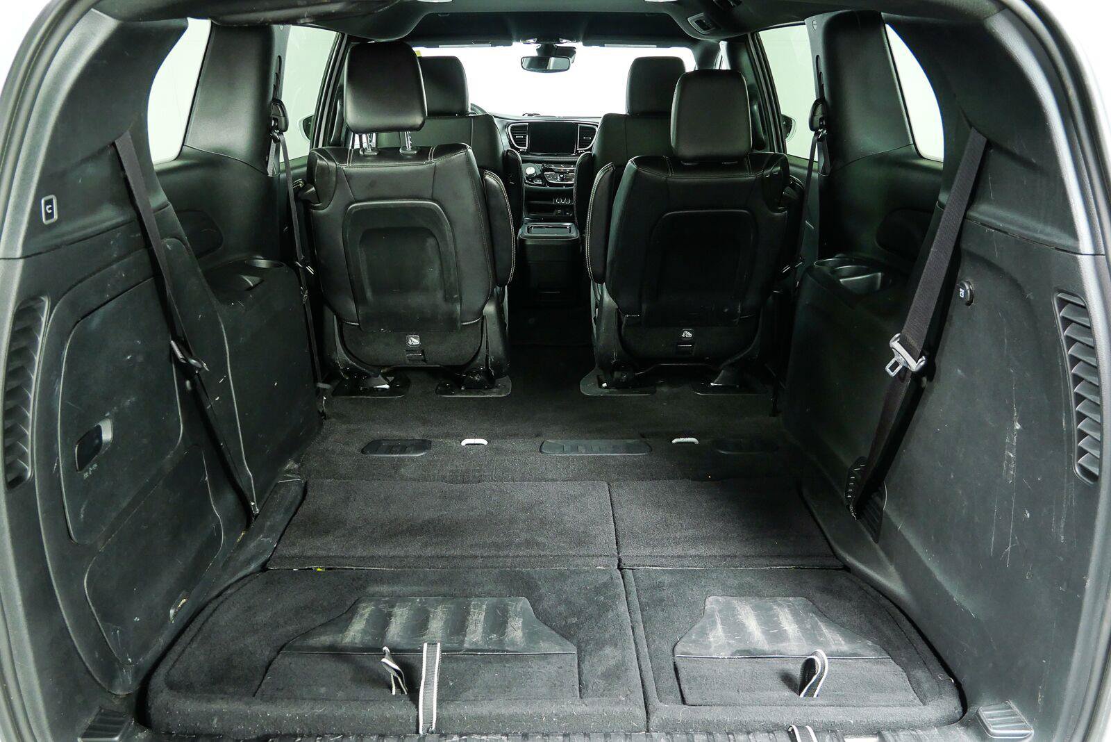 Used 2022 Chrysler Pacifica Touring-L w/ S Appearance Package FWD image 32