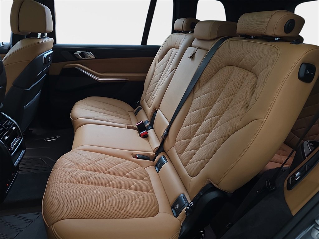 Used 2025 BMW X7 xDrive40i w/ M Sport Package image 17