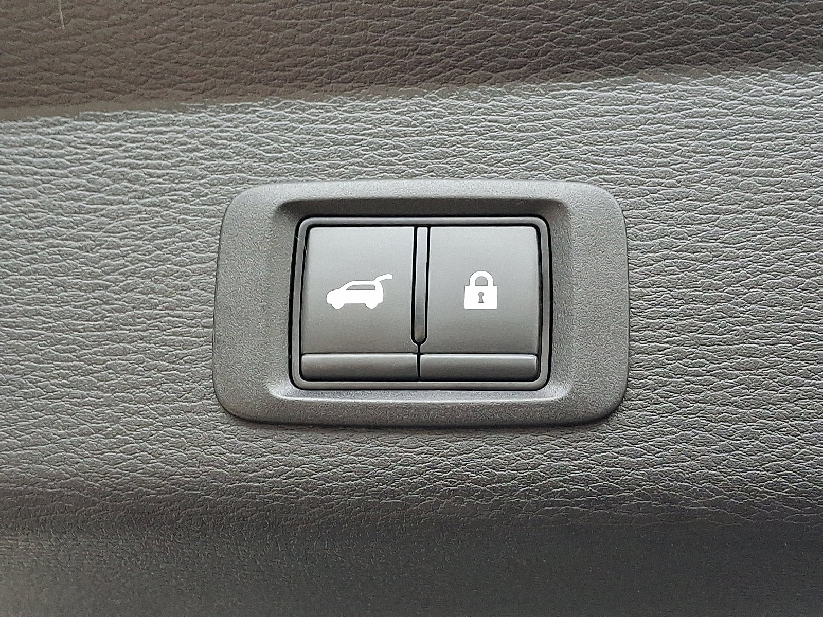 Used 2023 Mitsubishi Outlander SEL 40th Anniversary AWD/4WD image 30