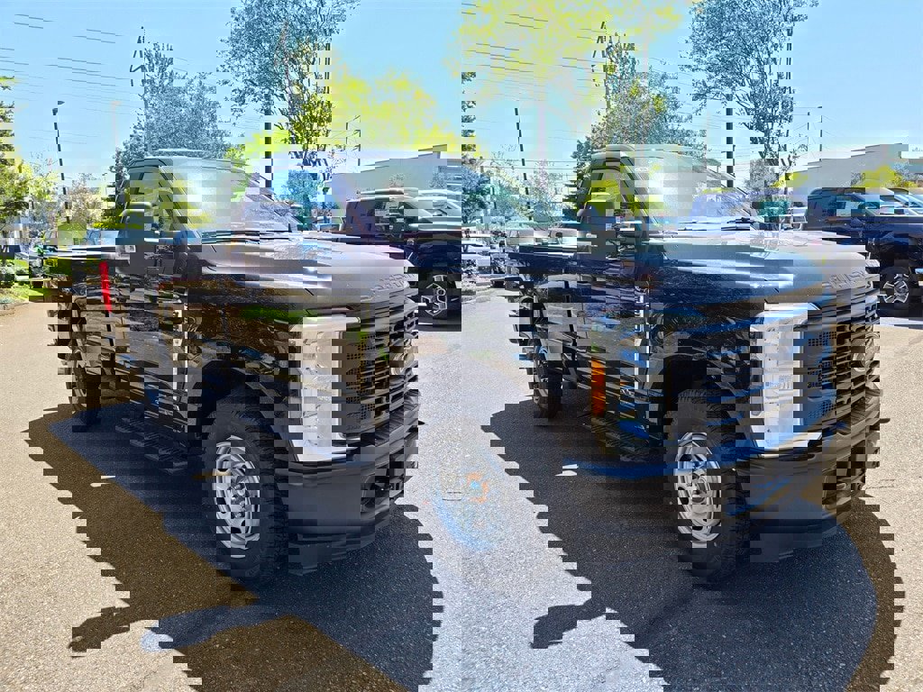 New 2025 Ford F350 XL image 3