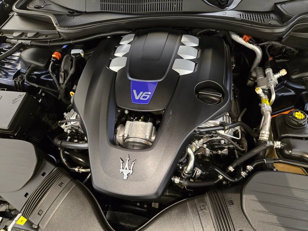 Certified 2023 Maserati Quattroporte Modena RWD image 30
