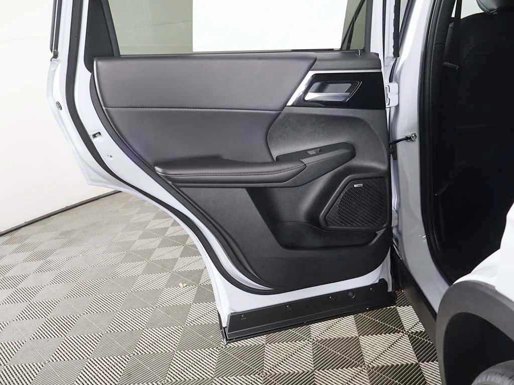 New 2026 Mitsubishi Outlander LE AWD/4WD image 23
