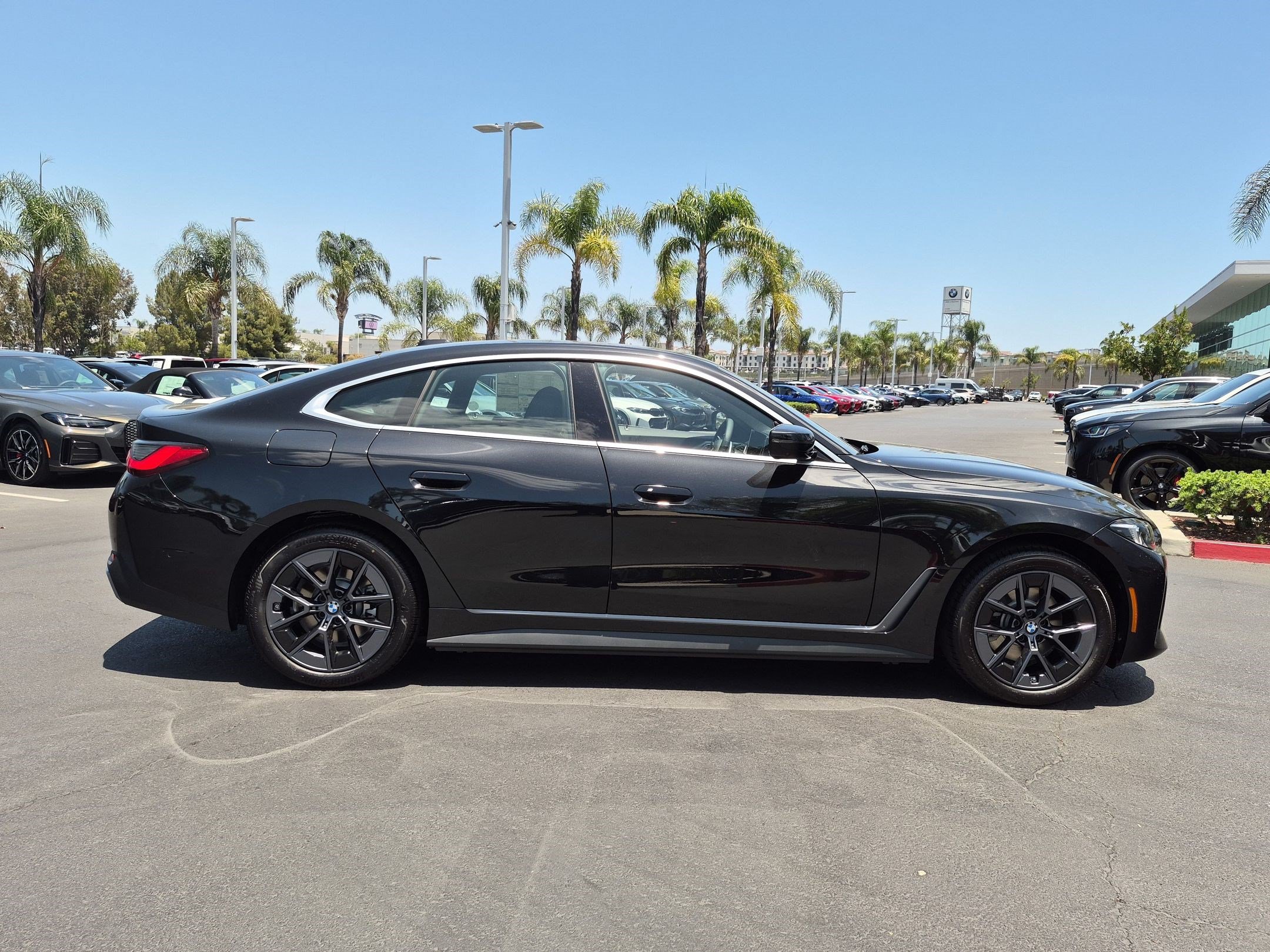 New 2026 BMW i4 eDrive40 w/ Parking Assistance Package RWD image 11