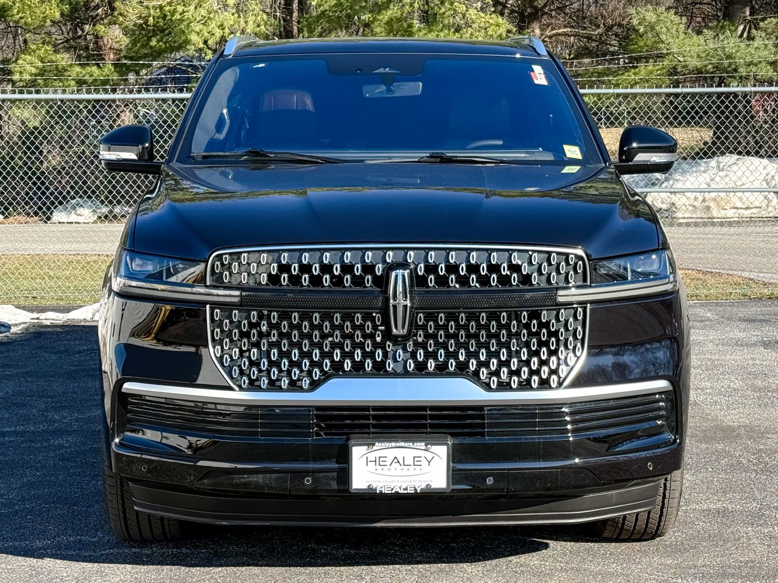 Used 2025 Lincoln Navigator L Reserve image 2