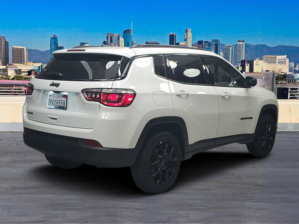 Used 2026 Jeep Compass Latitude image 4