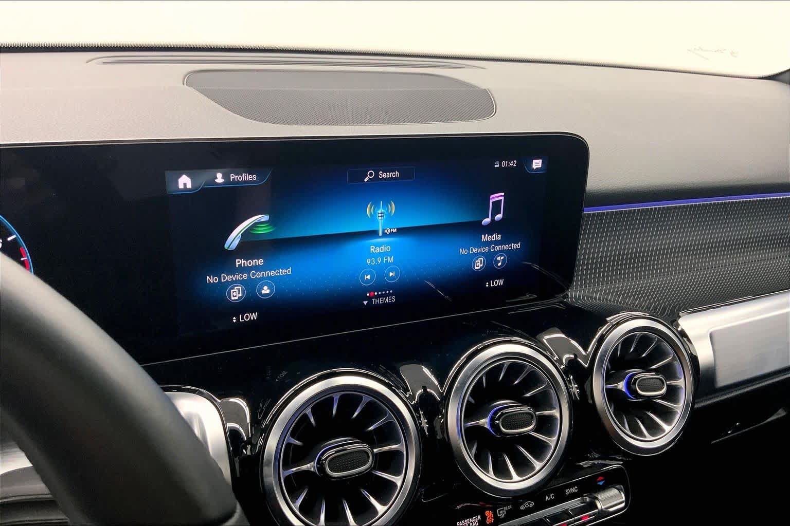 Certified 2022 Mercedes-Benz GLB 250 image 23