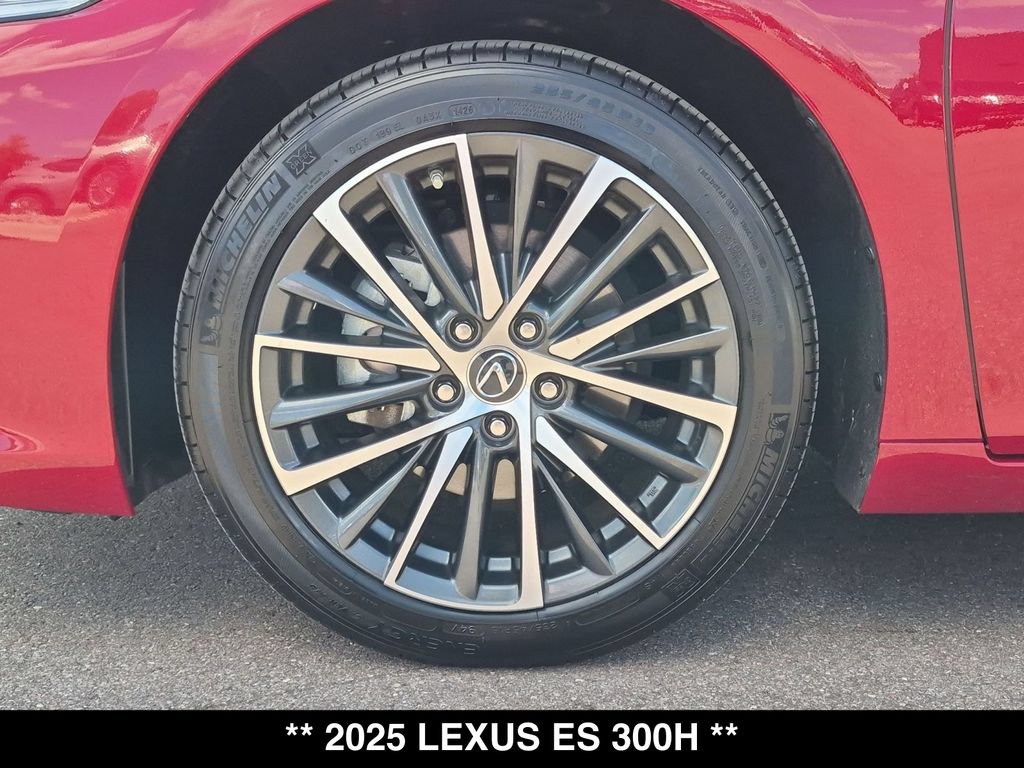 Used 2025 Lexus ES 300h w/ Premium Package FWD image 18