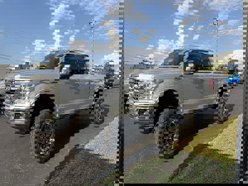 Used 2018 Ford F150 Lariat w/ Equipment Group 502A Luxury image 5