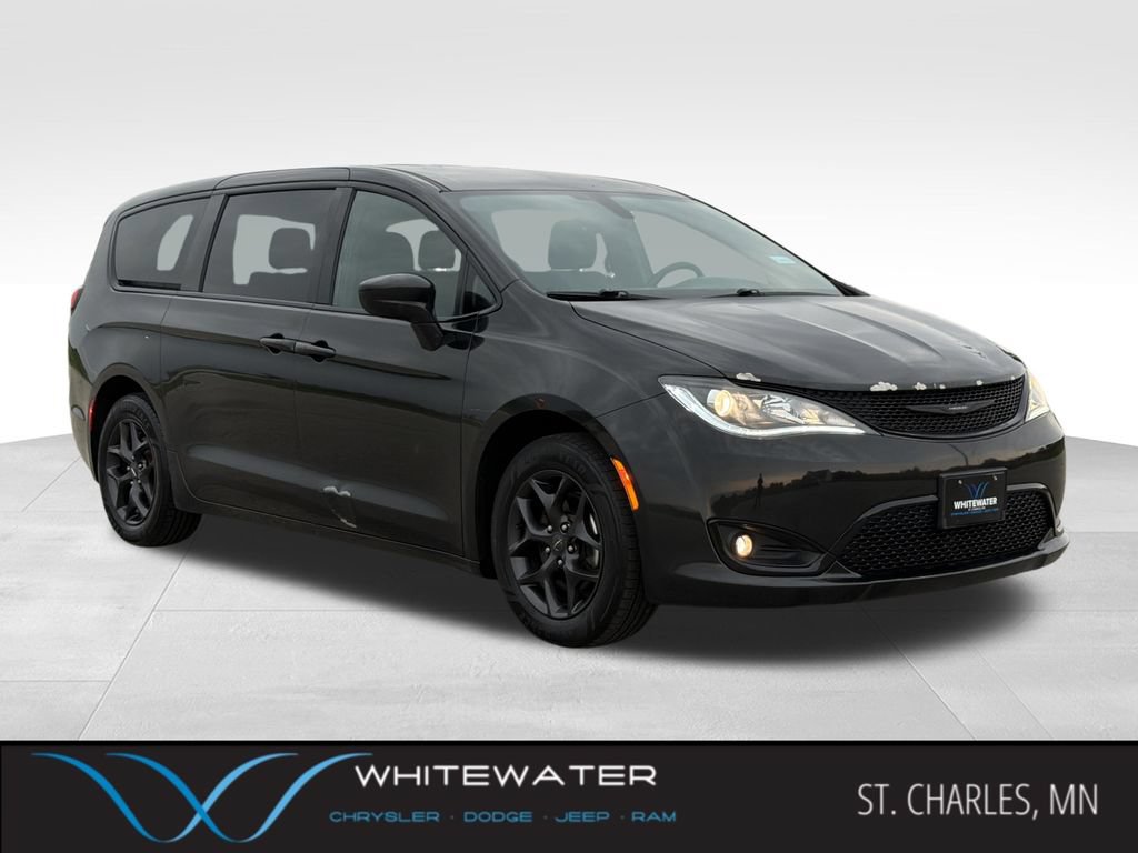 Used 2019 Chrysler Pacifica Touring Plus w/ S Appearance Package FWD image 1