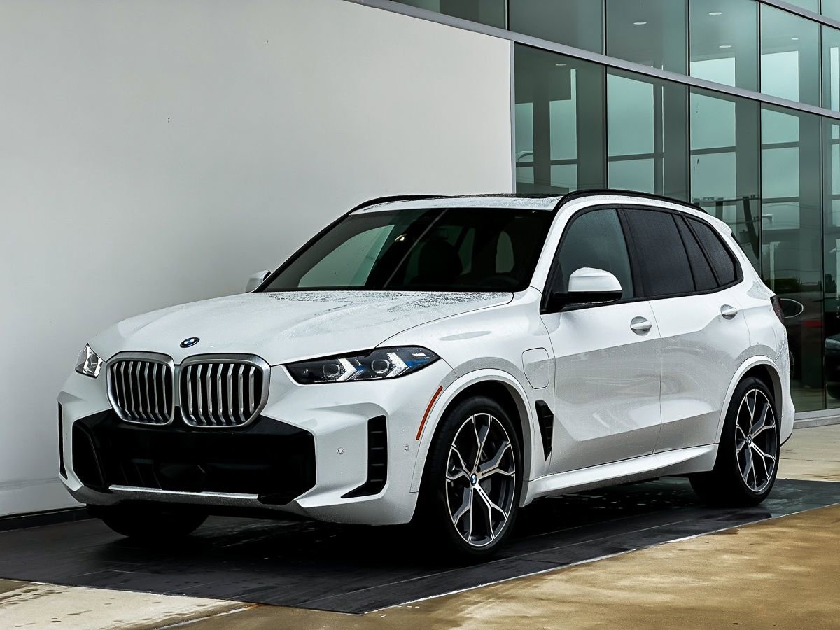 New 2026 BMW X5 xDrive50e w/ M Sport Package image 9