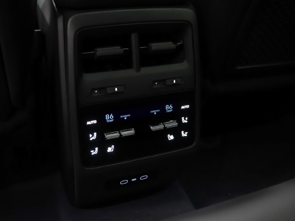 Certified 2026 Porsche Macan 4 Electric AWD/4WD image 19