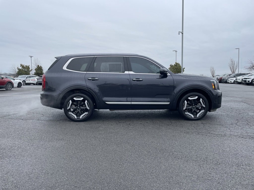 Used 2025 Kia Telluride S image 9