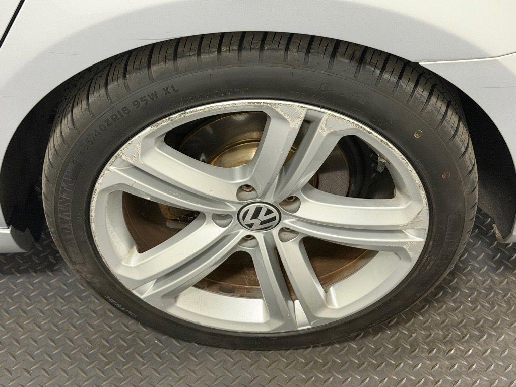 Used 2015 Volkswagen CC R-Line image 20