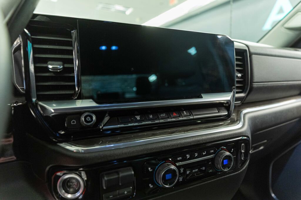 Used 2024 Chevrolet Silverado 3500 LTZ image 13