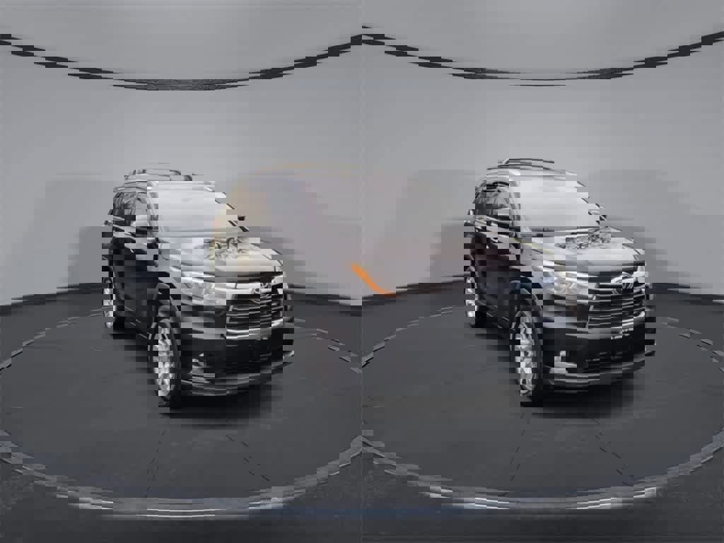 Used 2016 Toyota Highlander Limited Platinum image 2