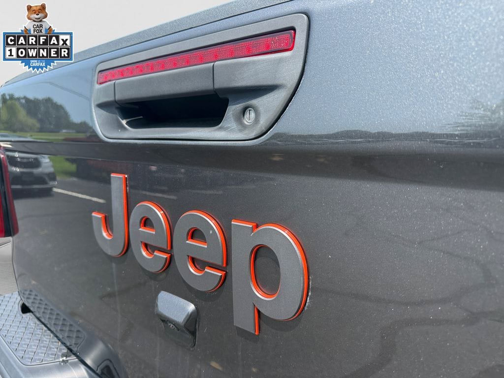Certified 2022 Jeep Gladiator Mojave w/ LED Lighting Group AWD/4WD image 16