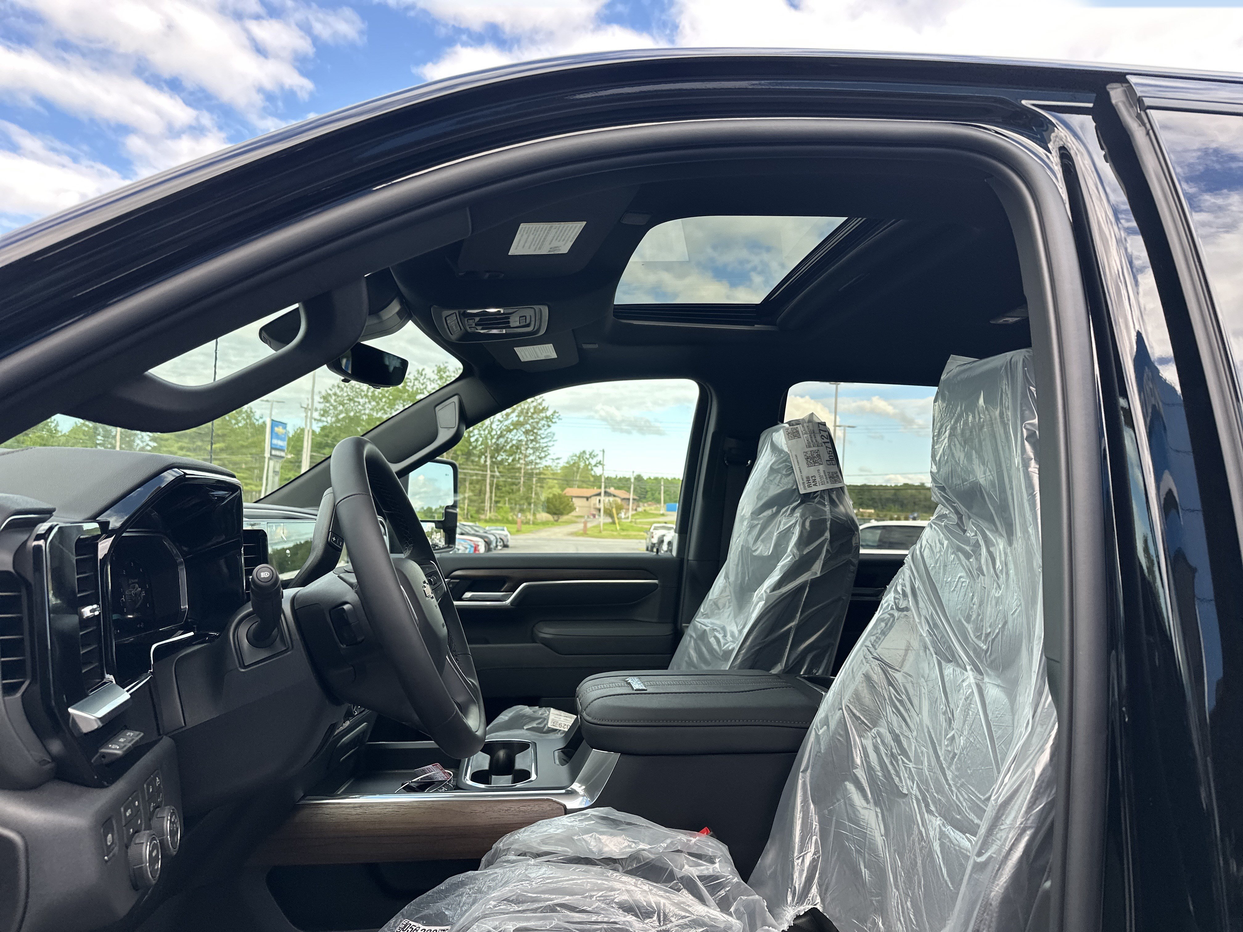 New 2026 Chevrolet Silverado 2500 High Country w/ High Country Premium Package AWD/4WD image 11