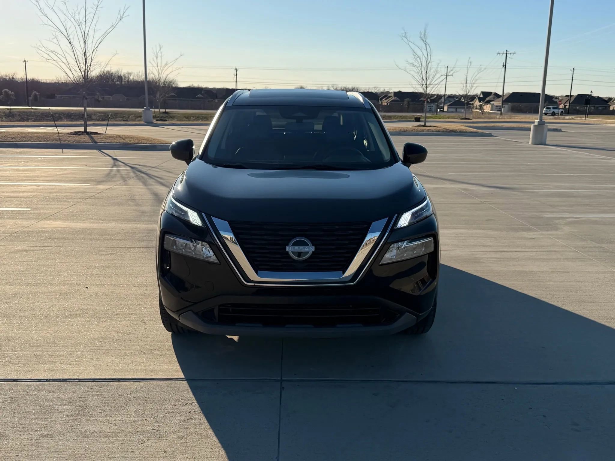 Used 2023 Nissan Rogue SV w/ SV Premium B Package image 2