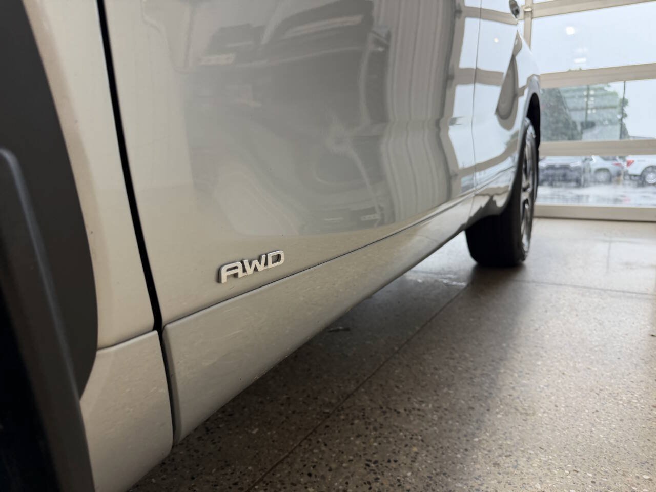 Used 2022 Toyota Highlander XLE AWD/4WD image 44