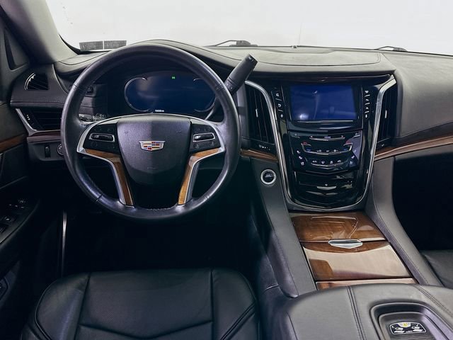 Used 2016 Cadillac Escalade Luxury image 24