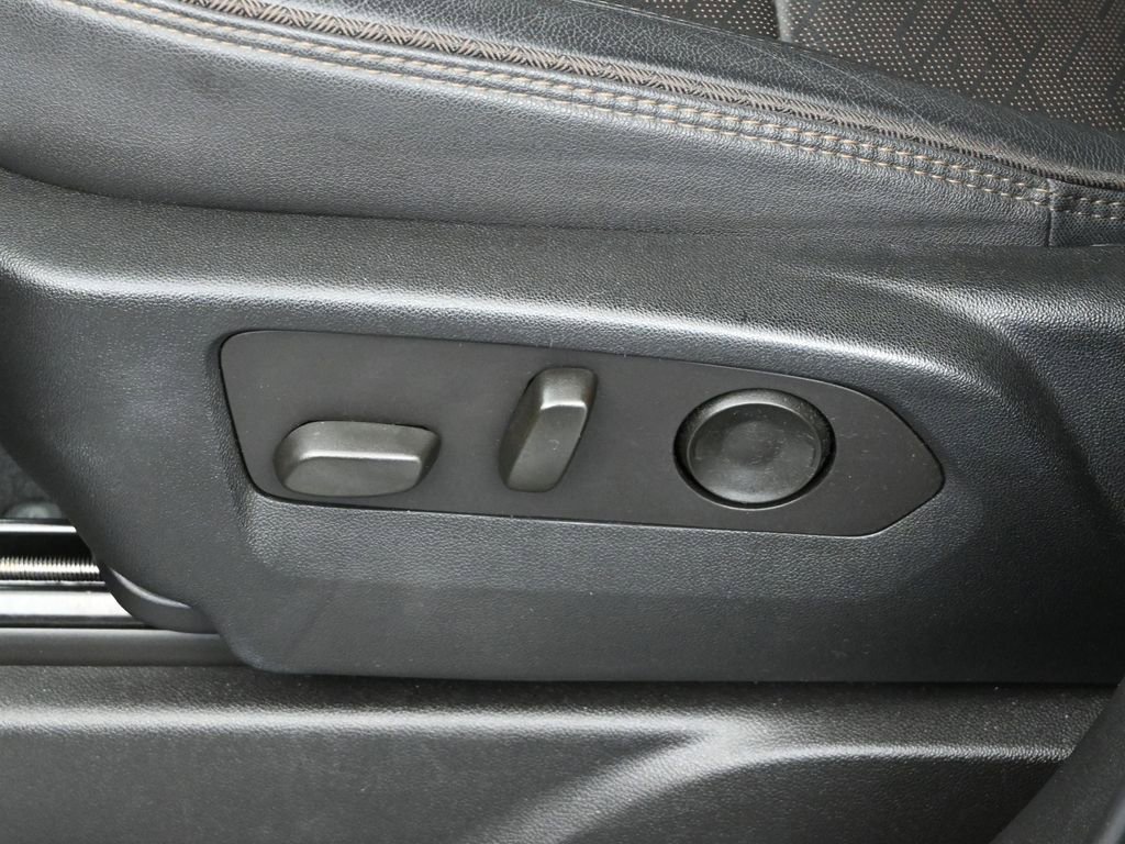 Used 2023 Chevrolet Tahoe High Country image 11