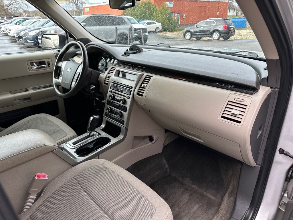 Used 2012 Ford Flex SE FWD image 17