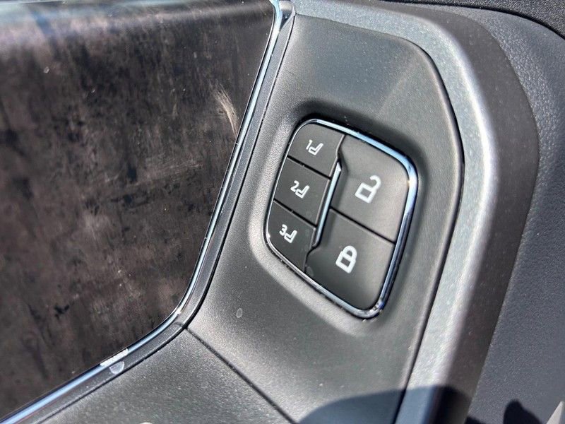 New 2025 Ford F350 Lariat w/ Black Appearance Package image 18