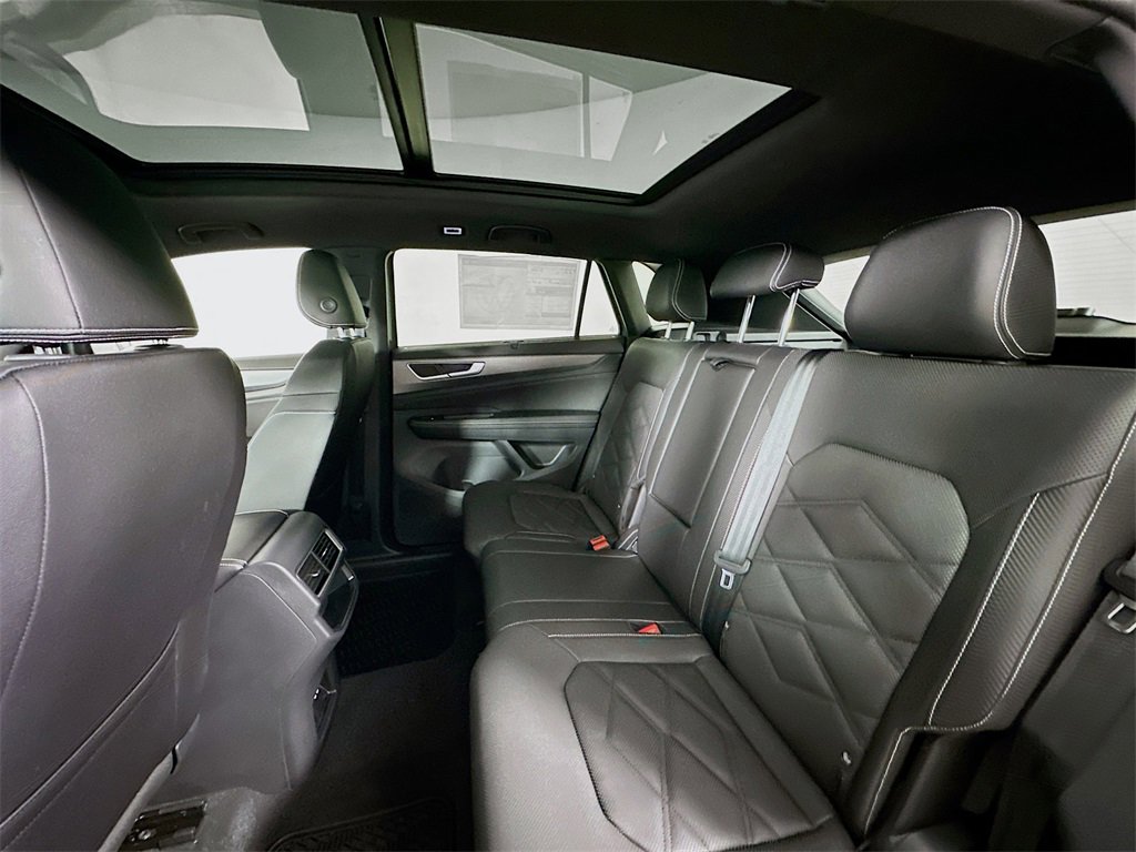 New 2025 Volkswagen Atlas Cross Sport SE image 17