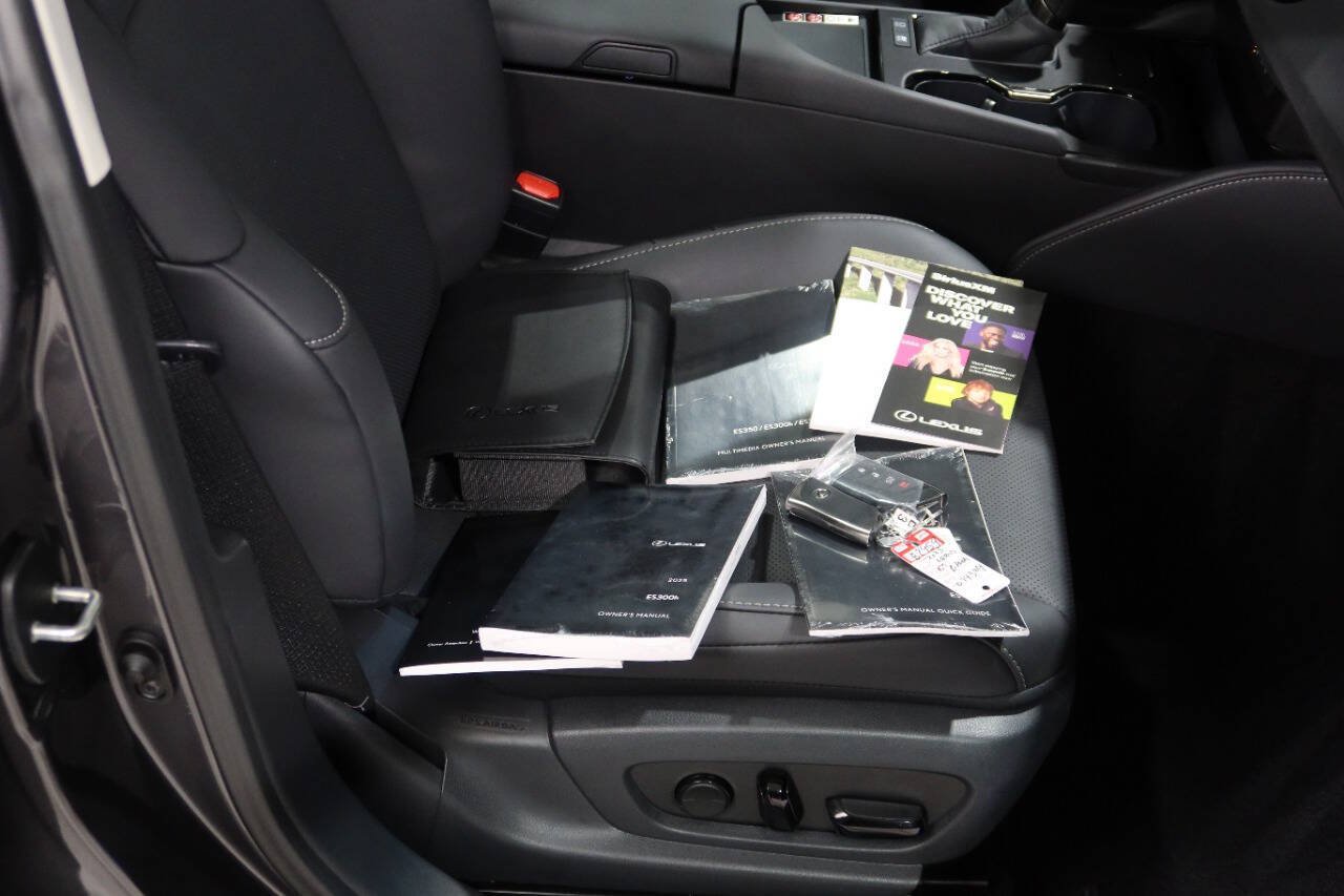 Used 2025 Lexus ES 300h F Sport w/ Accessory Package (Z2) FWD image 26