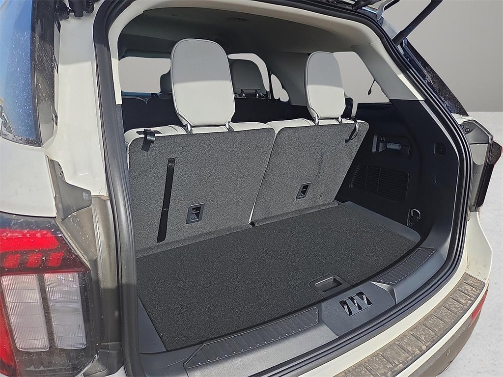 New 2026 Ford Explorer Active image 8