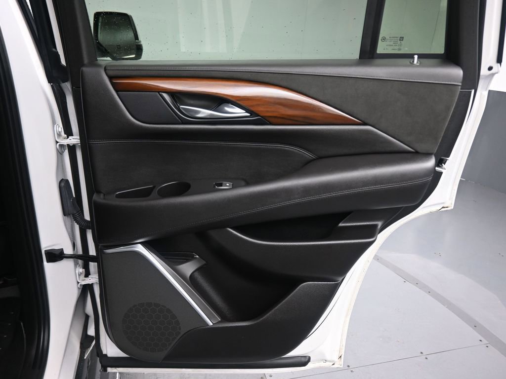 Used 2018 Cadillac Escalade Luxury image 44