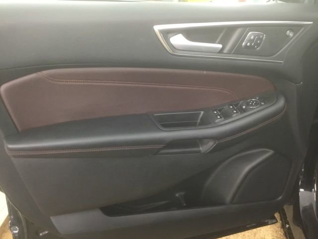 Used 2022 Ford Edge Titanium w/ Equipment Group 301A image 7