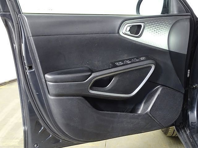 Used 2020 Kia Soul LX image 13