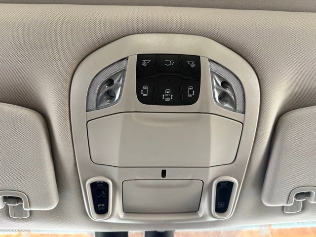 Used 2022 Chrysler Pacifica Limited FWD image 19