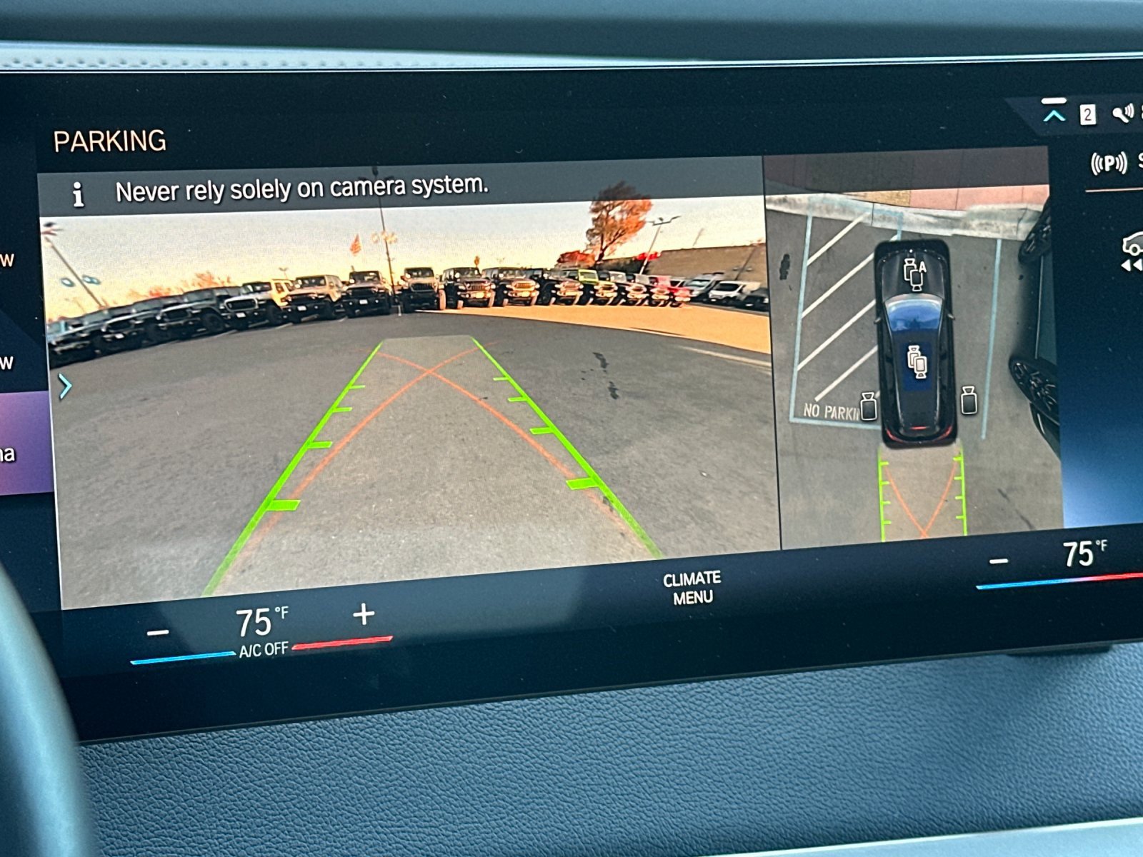 Used 2023 BMW iX xDrive50 w/ Premium Package image 20