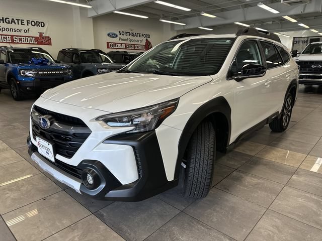 Used 2025 Subaru Outback Limited AWD/4WD image 17