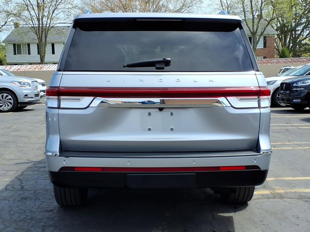 Used 2022 Lincoln Navigator Reserve AWD/4WD image 6
