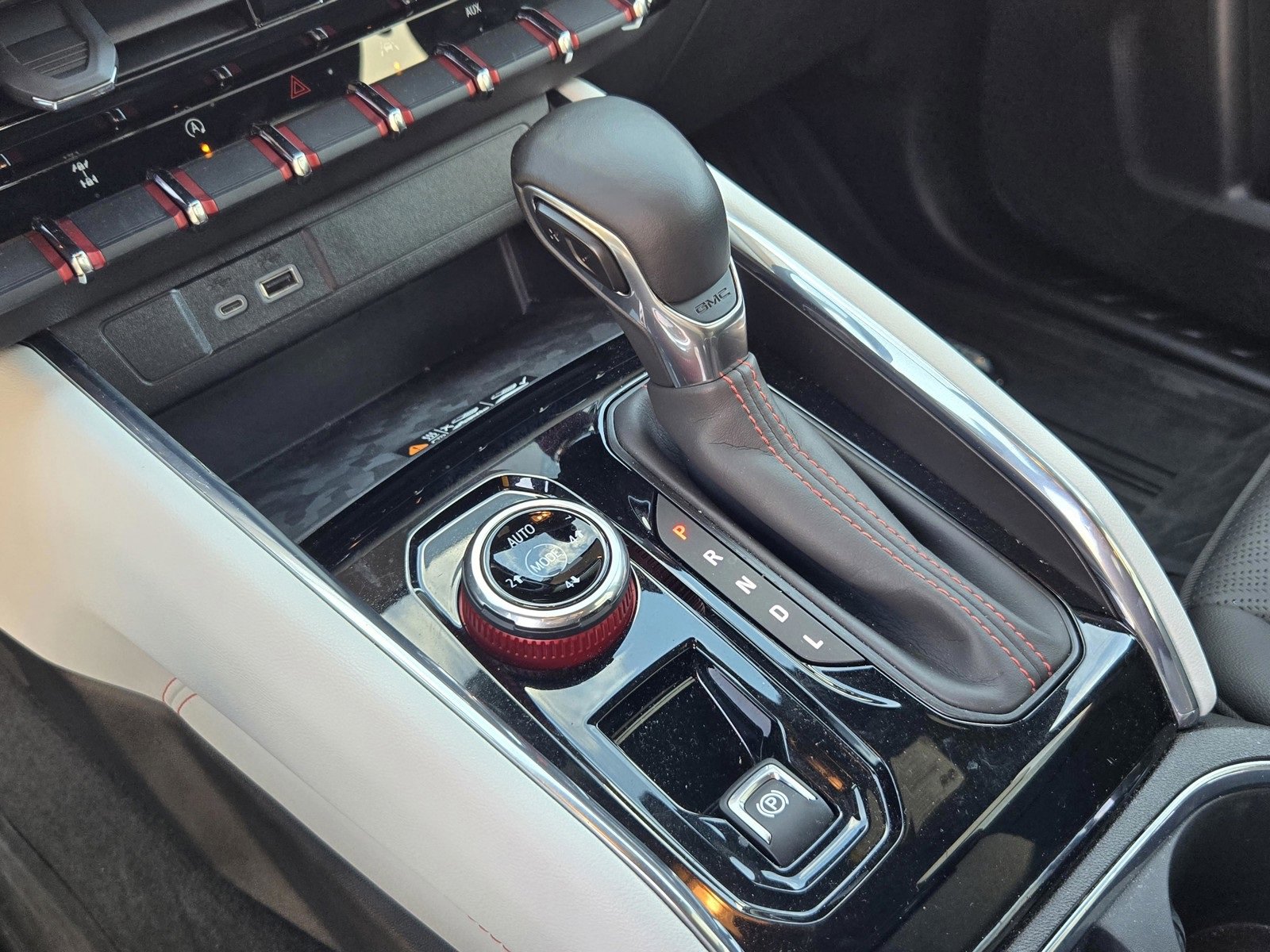 Used 2023 GMC Canyon AT4X image 19