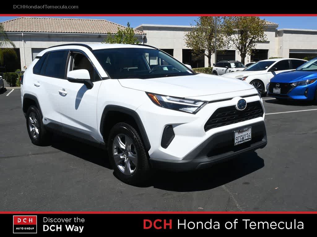 Used 2022 Toyota RAV4 XLE AWD/4WD image 3