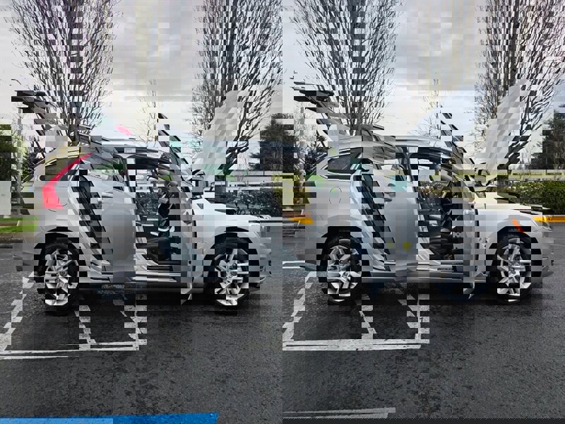 Used 2015 Volvo V60 T5 Premier image 24