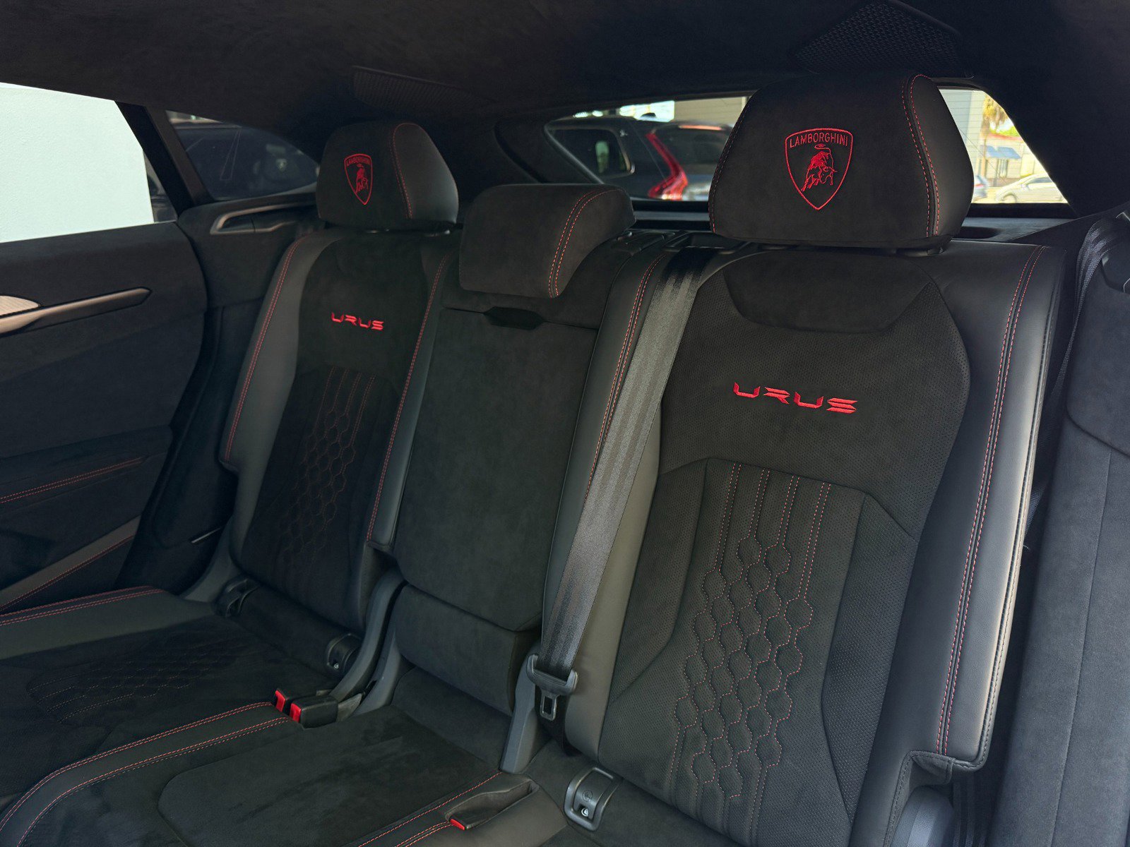 Used 2023 Lamborghini Urus Performante AWD/4WD image 33