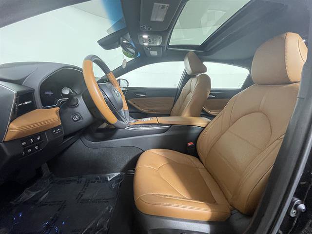 Certified 2022 Toyota Avalon Limited w/ Advanced Safety Package FWD image 9